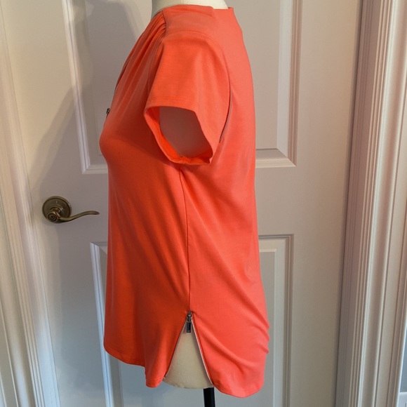 Beautiful Coral Zipper Detail Nygard T Shirt. Size XS-Small - Picture 6 of 9